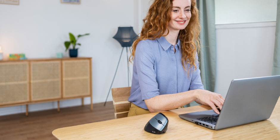 Woman using bayo mouse